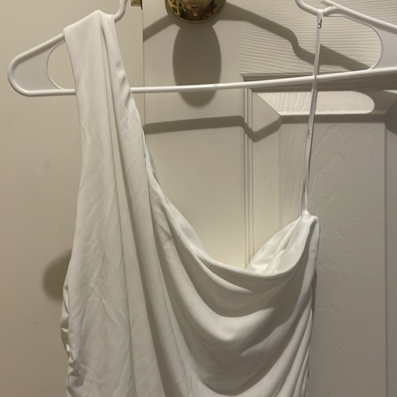 Womens New Lulús Total Appeal White Ruched One-Shoulder Bodycon Midi Dress - Picture 10 of 11